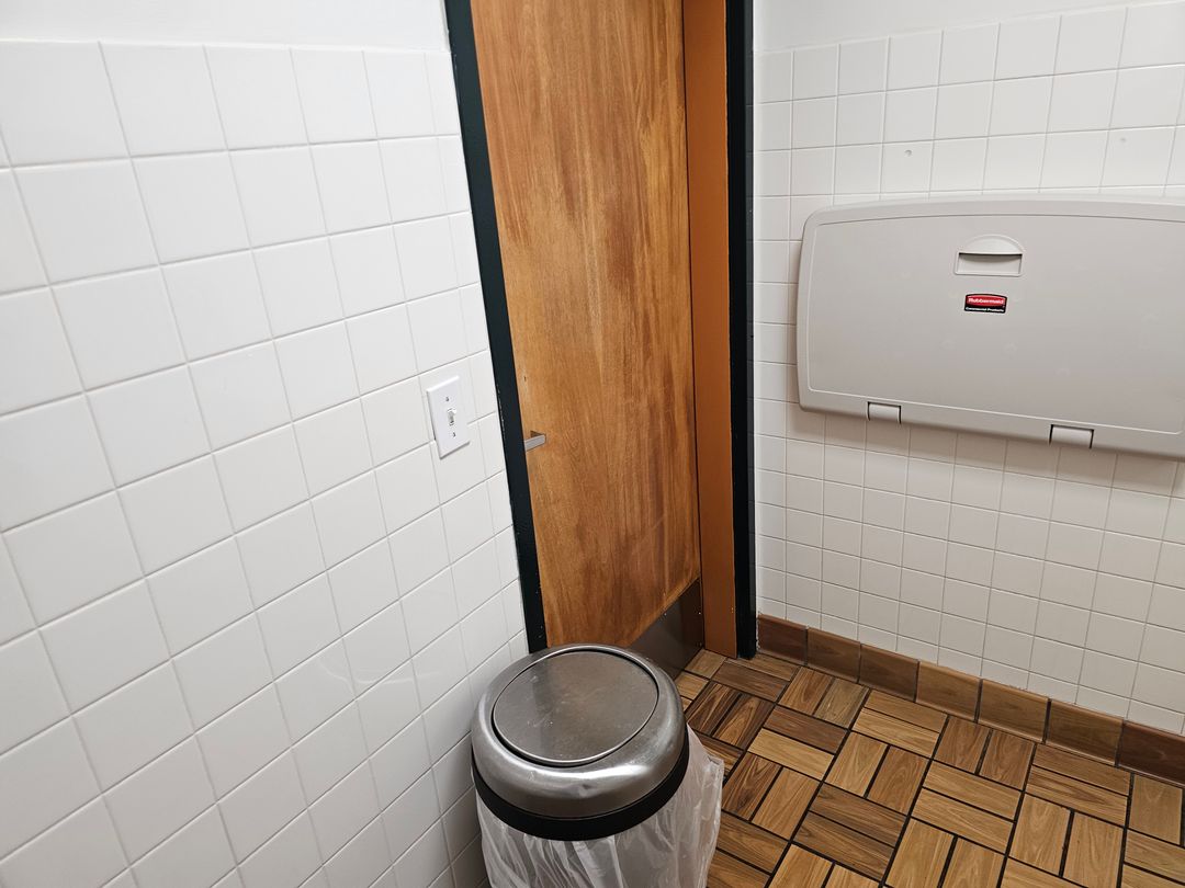 Excellent restroom