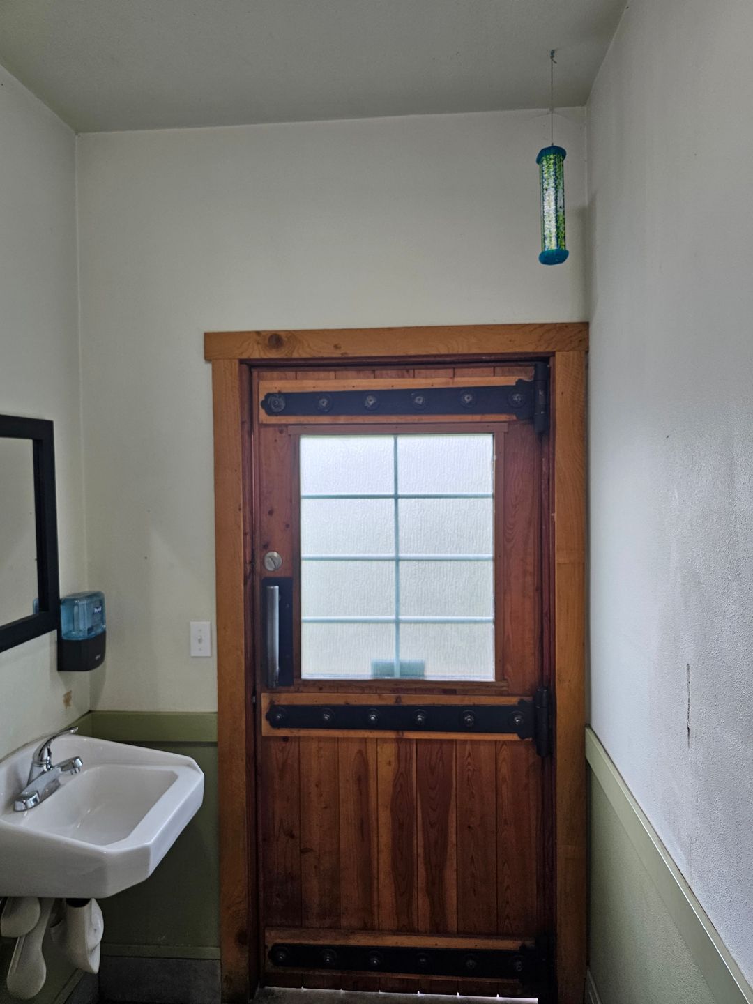 Awesome restaurant and solid restroom
