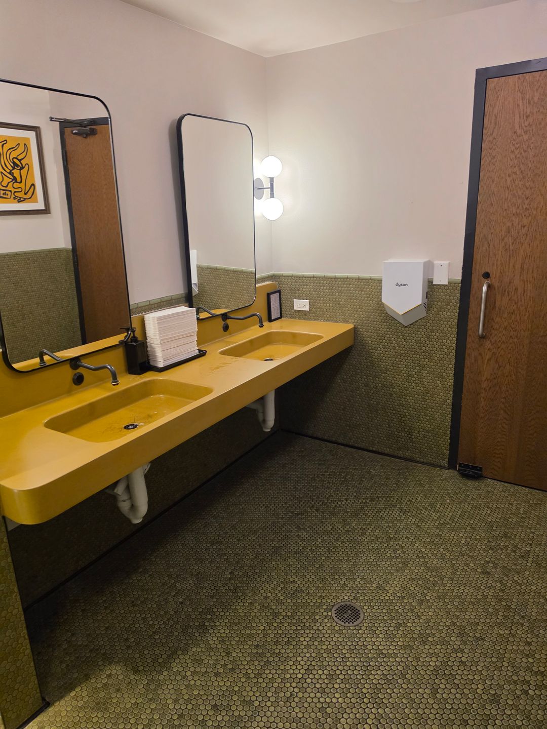 Excellent restroom