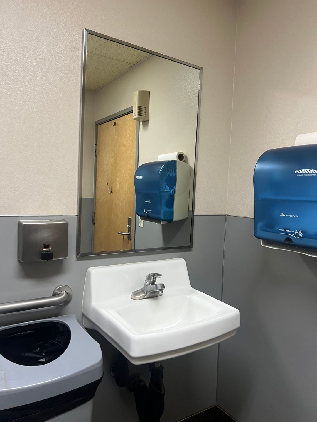 Restroom photo 1
